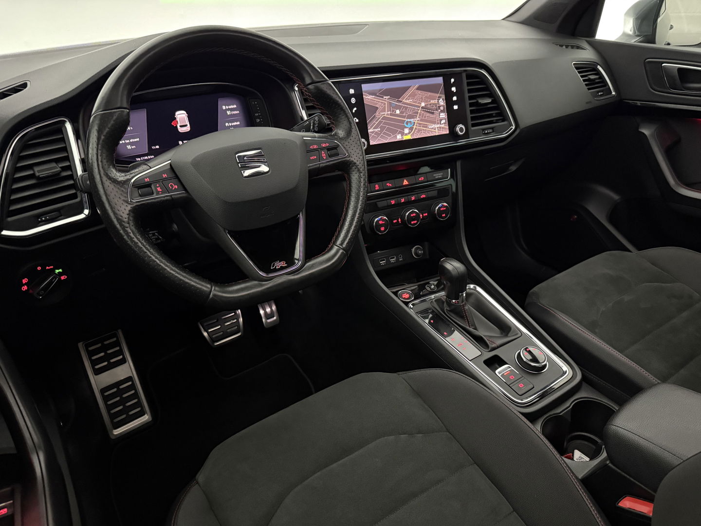 SEAT Ateca 1.5 TSI FR Business Intense | Pano | Virtual | 360° | Sfeer | Adap. Cruise | Beats Audio | Carplay | Stoelverw. | NAP