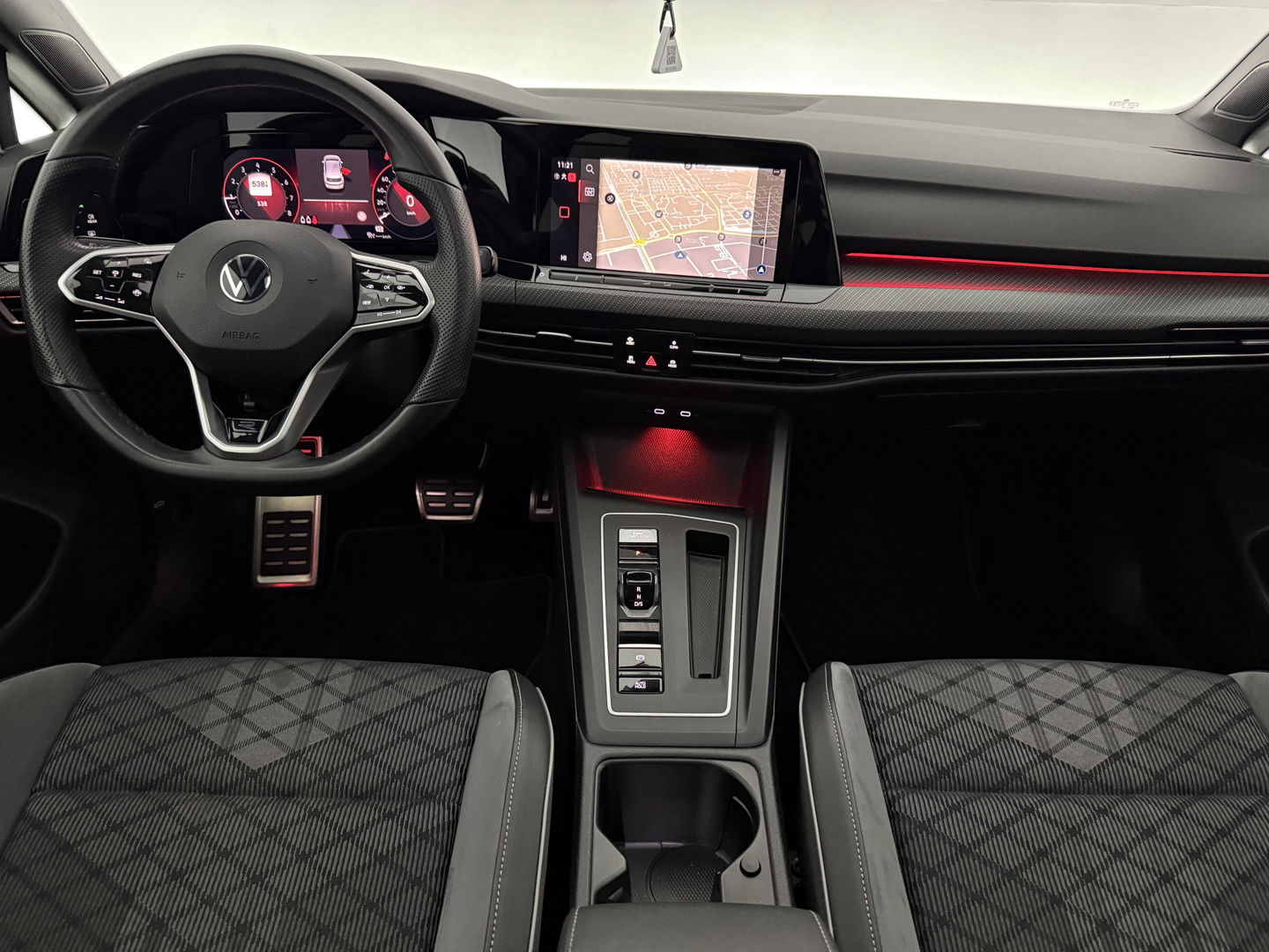 Volkswagen Golf 1.5 eTSI R-Line | Pano | Sfeer | Virtual | Clima | Adap.Cruise | Carplay | Parkeersens.