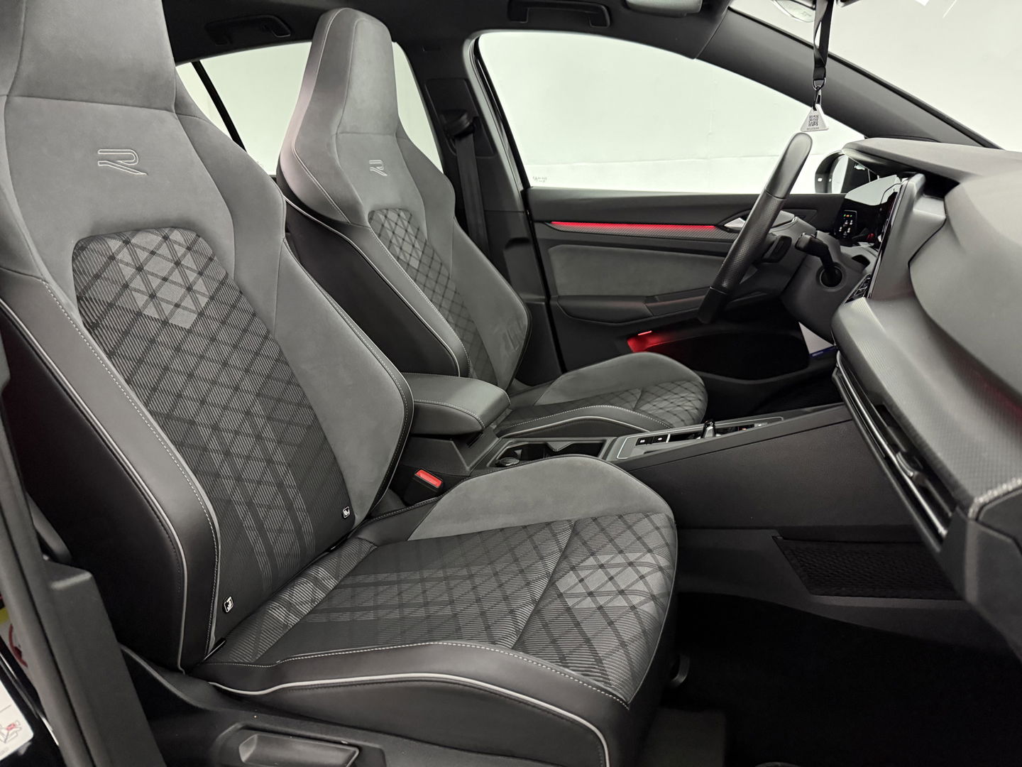 Volkswagen Golf 1.5 eTSI R-Line | Pano | Sfeer | Virtual | Clima | Adap.Cruise | Carplay | Parkeersens.