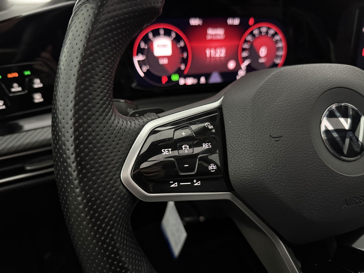 Volkswagen Golf 1.5 eTSI R-Line | Pano | Sfeer | Virtual | Clima | Adap.Cruise | Carplay | Parkeersens.