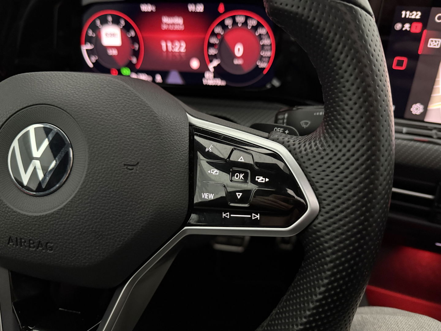 Volkswagen Golf 1.5 eTSI R-Line | Pano | Sfeer | Virtual | Clima | Adap.Cruise | Carplay | Parkeersens.