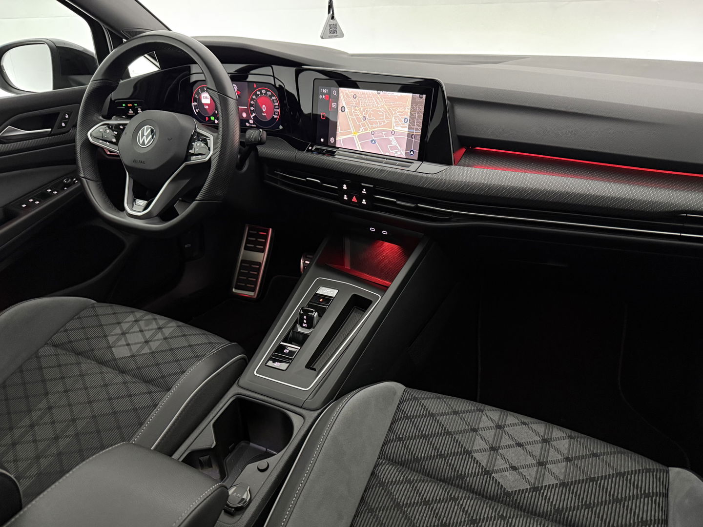 Volkswagen Golf 1.5 eTSI R-Line | Pano | Sfeer | Virtual | Clima | Adap.Cruise | Carplay | Parkeersens.