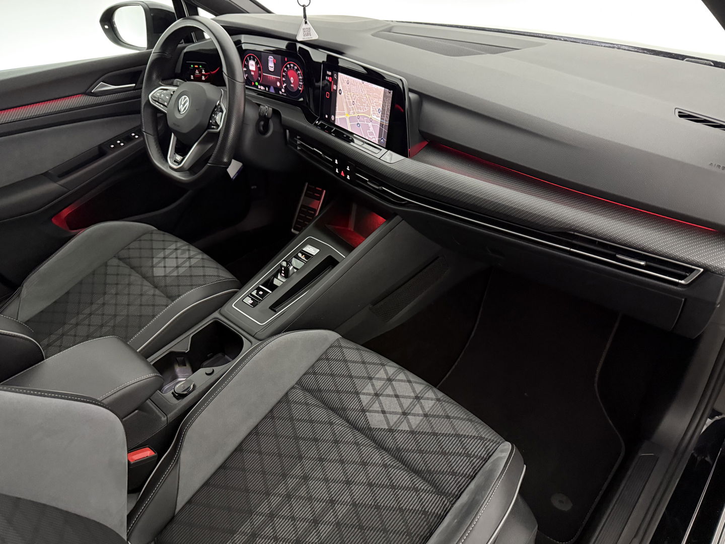 Volkswagen Golf 1.5 eTSI R-Line | Pano | Sfeer | Virtual | Clima | Adap.Cruise | Carplay | Parkeersens.