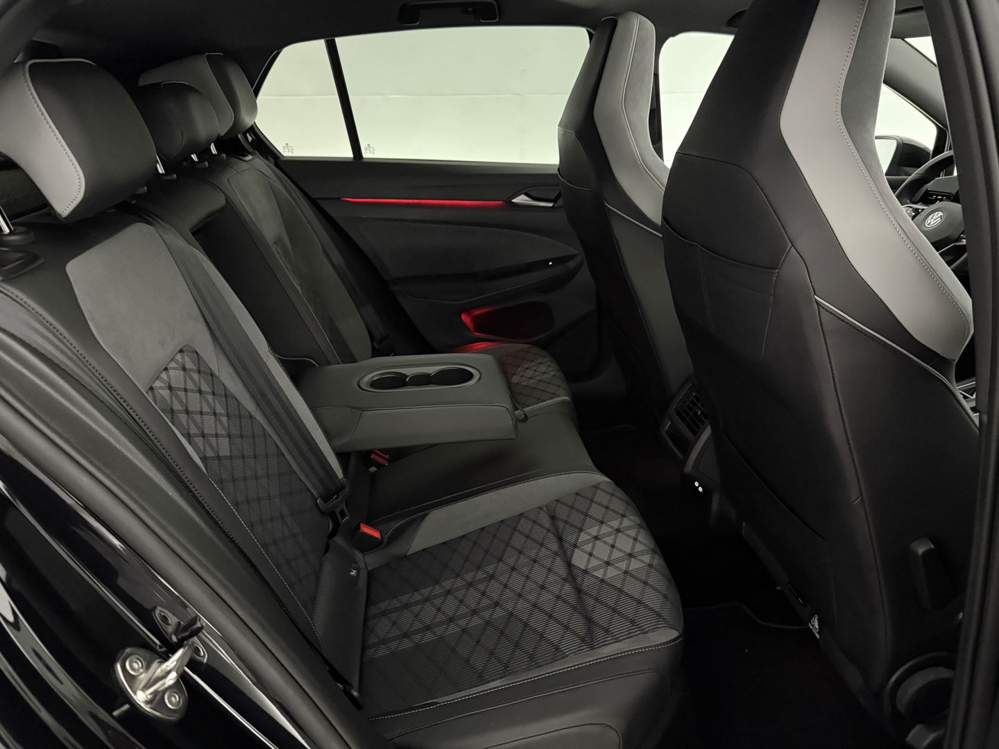 Volkswagen Golf 1.5 eTSI R-Line | Pano | Sfeer | Virtual | Clima | Adap.Cruise | Carplay | Parkeersens.