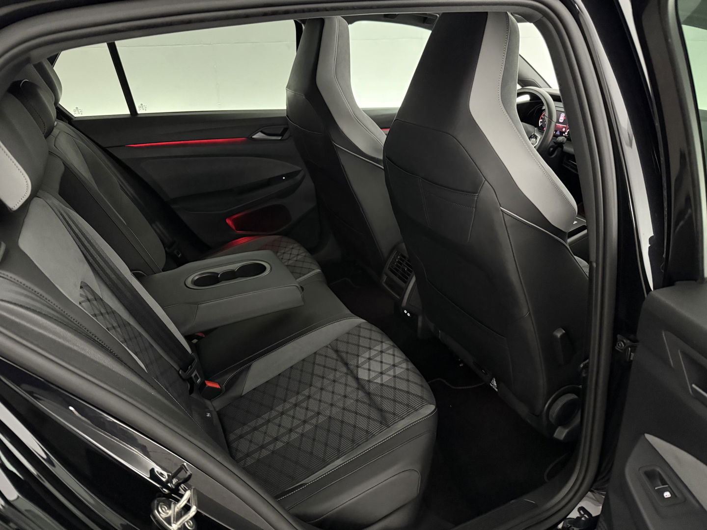 Volkswagen Golf 1.5 eTSI R-Line | Pano | Sfeer | Virtual | Clima | Adap.Cruise | Carplay | Parkeersens.