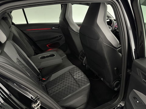 Volkswagen Golf 1.5 eTSI R-Line | Pano | Sfeer | Virtual | Clima | Adap.Cruise | Carplay | Parkeersens.