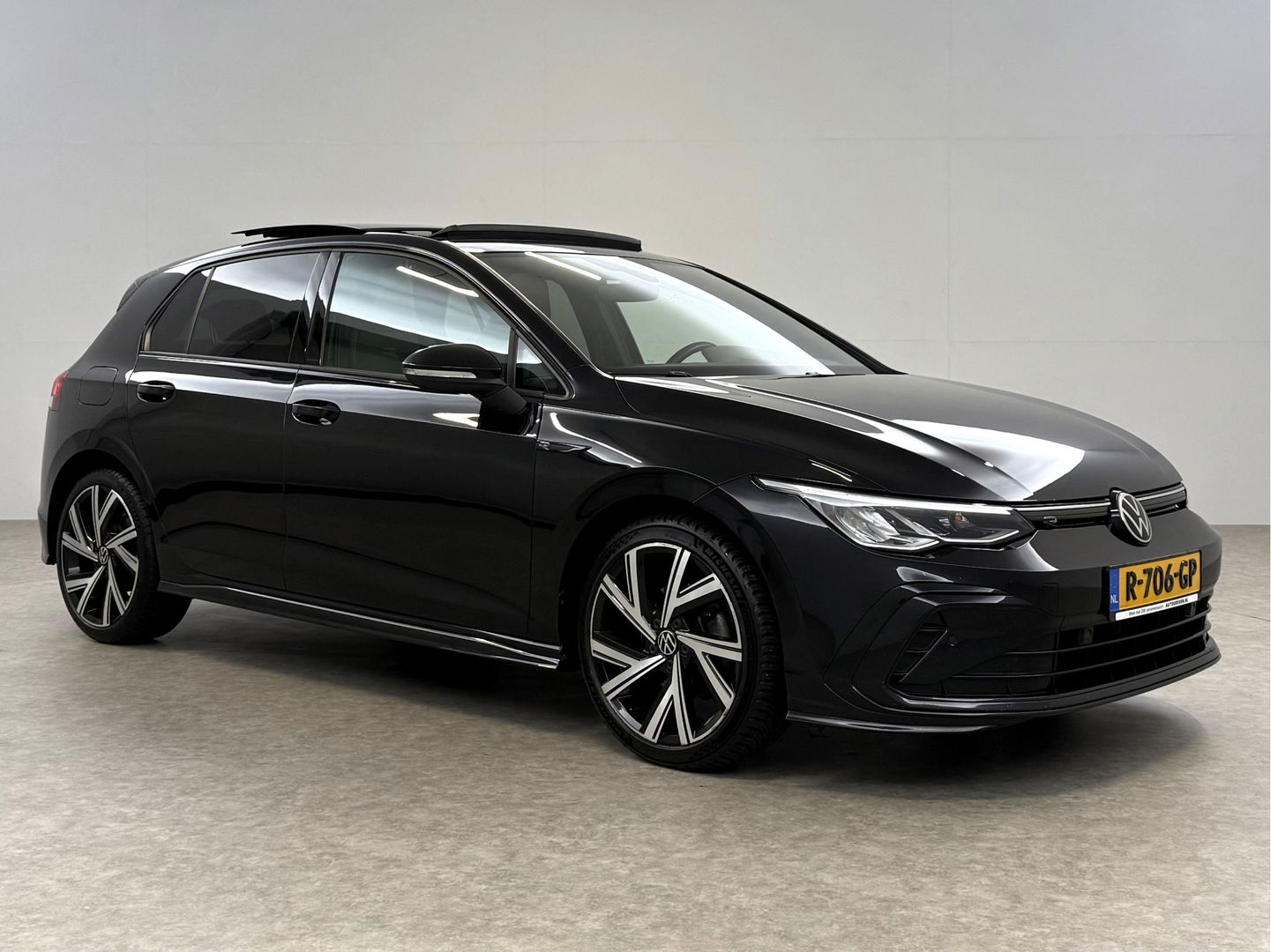Volkswagen Golf 1.5 eTSI R-Line | Pano | Sfeer | Virtual | Clima | Adap.Cruise | Carplay | Parkeersens.