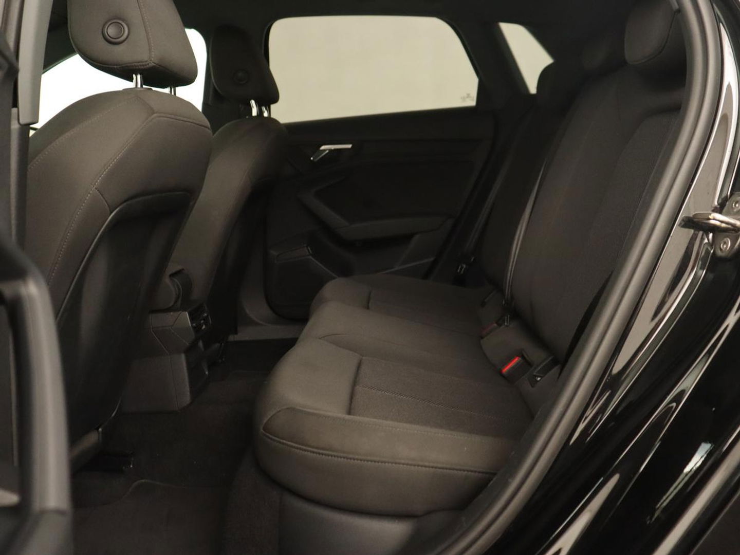 Audi A3 40 TFSI e Edition | Navigatie | Virtual Cockpit | Carplay | Climate control | Getint glas | Cruise control | Full LED | PHEV | Plug In