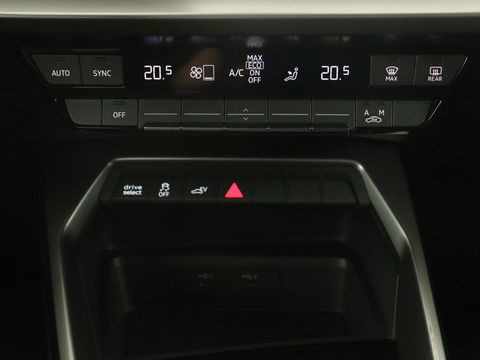 Audi A3 40 TFSI e Edition | Navigatie | Virtual Cockpit | Carplay | Climate control | Getint glas | Cruise control | Full LED | PHEV | Plug In