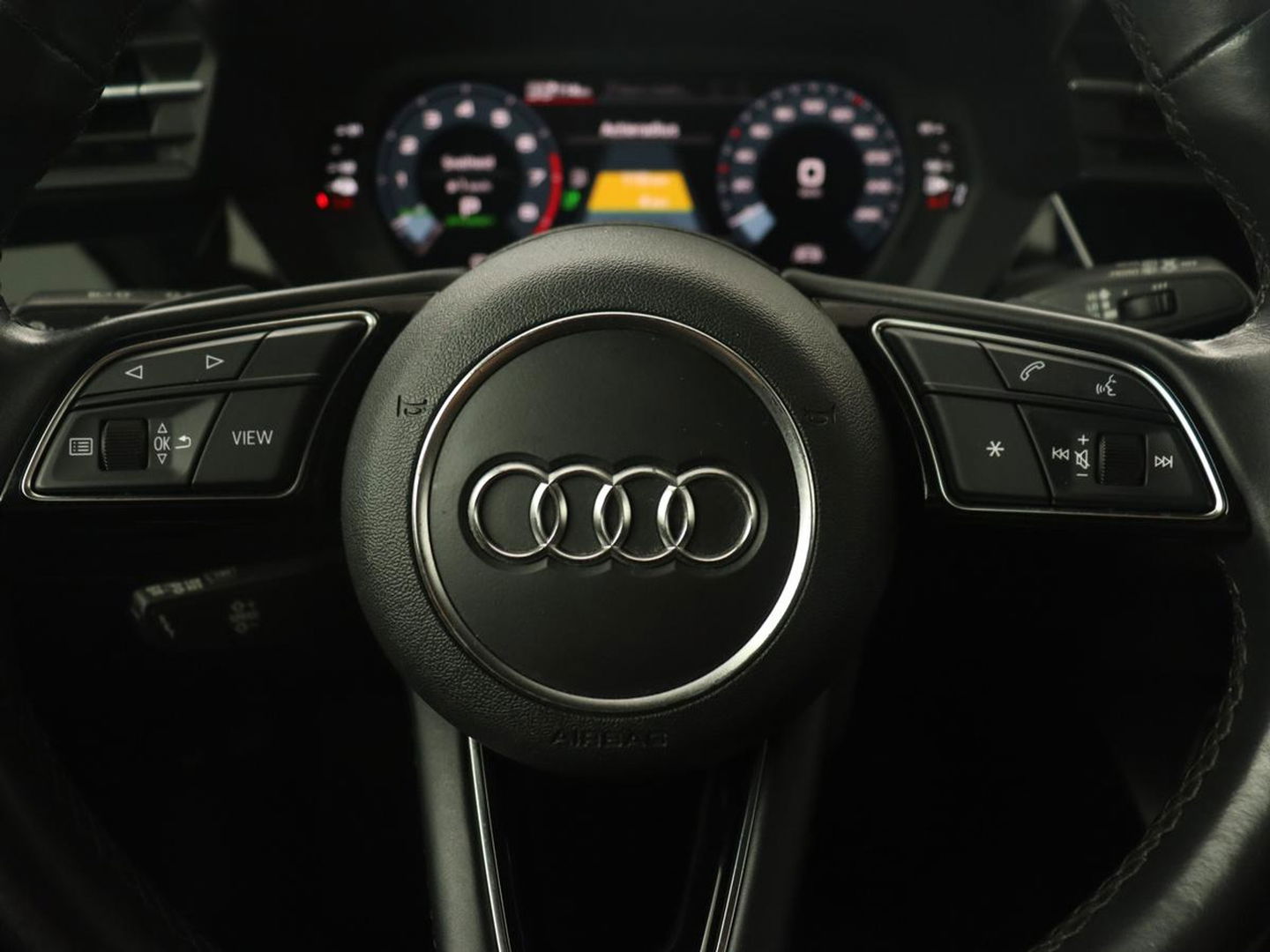 Audi A3 40 TFSI e Edition | Navigatie | Virtual Cockpit | Carplay | Climate control | Getint glas | Cruise control | Full LED | PHEV | Plug In