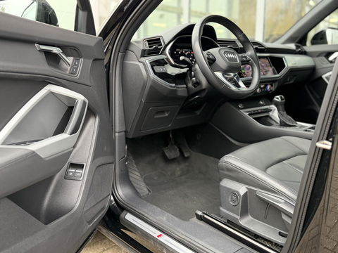 Audi Q3 45 TFSI e S edition |Black optic|Pano|Leer|Matrix|
