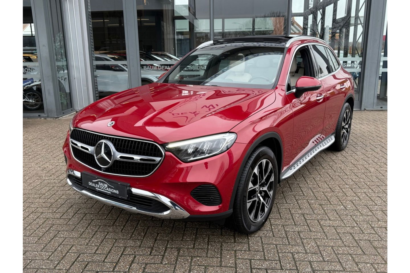 Mercedes-Benz GLC 300DE 4MATIC AMG LINE PANORAMA LEER NAVI PDC360GR.