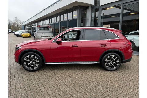 Mercedes-Benz GLC 300DE 4MATIC AMG LINE PANORAMA LEER NAVI PDC360GR.