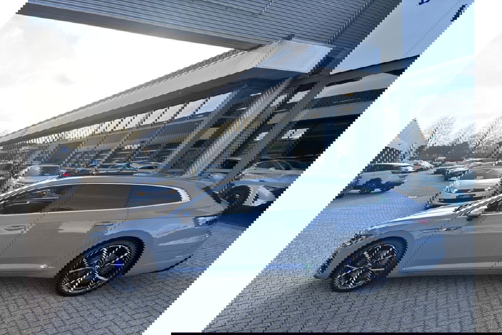 Volkswagen Arteon Shooting Brake 2.0 TSI R 320PK AUTOMAAT 4MOTION PANORAMA HEADUP.