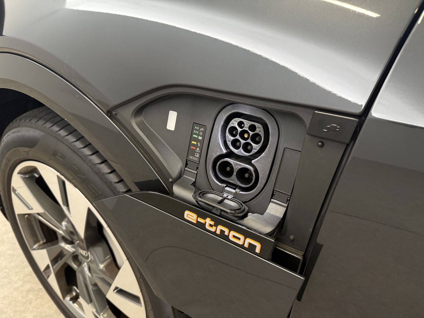 Audi e-tron 50 Quattro S-Line 71 kWh | SOH 94% | Snelladen | Pano | Sfeer | Memory | Virtual | Camera | Adap. Cruise | Carplay | Stoelverw.