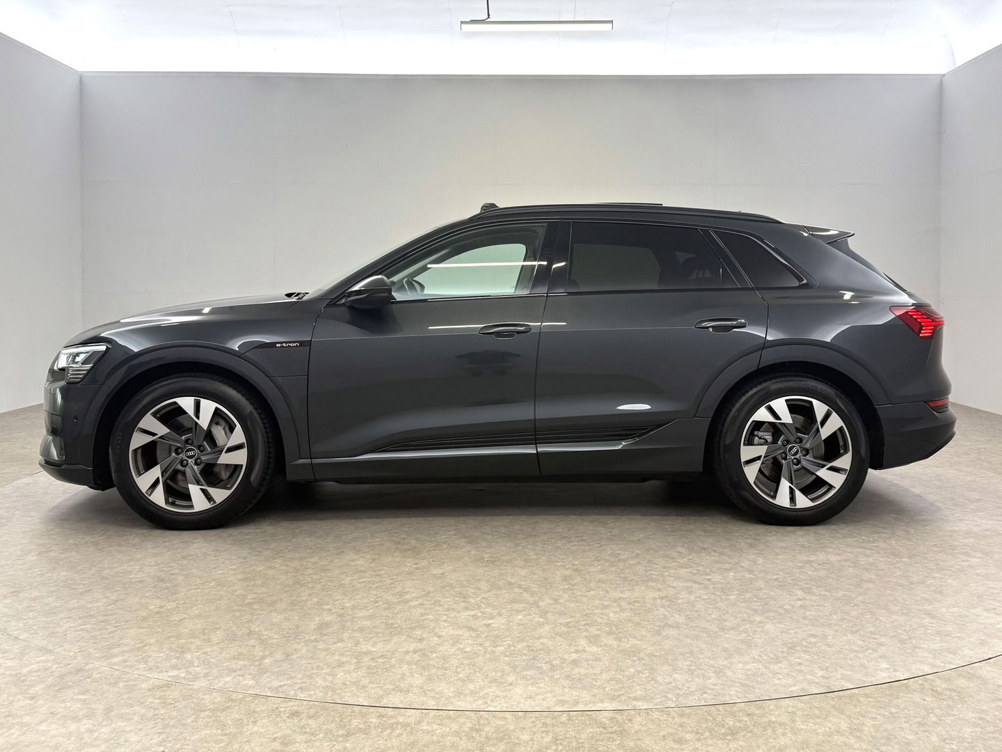 Audi e-tron 50 Quattro S-Line 71 kWh | SOH 94% | Snelladen | Pano | Sfeer | Memory | Virtual | Camera | Adap. Cruise | Carplay | Stoelverw.