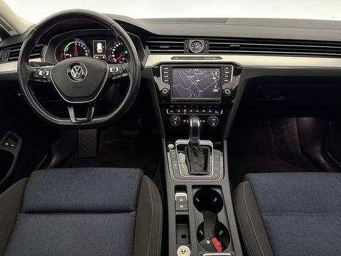 Volkswagen Passat 1.4 TSI GTE Highline | Pano | Sfeer | Carplay | Adap. Cruise | Trekh. | LED | Stoelverw.
