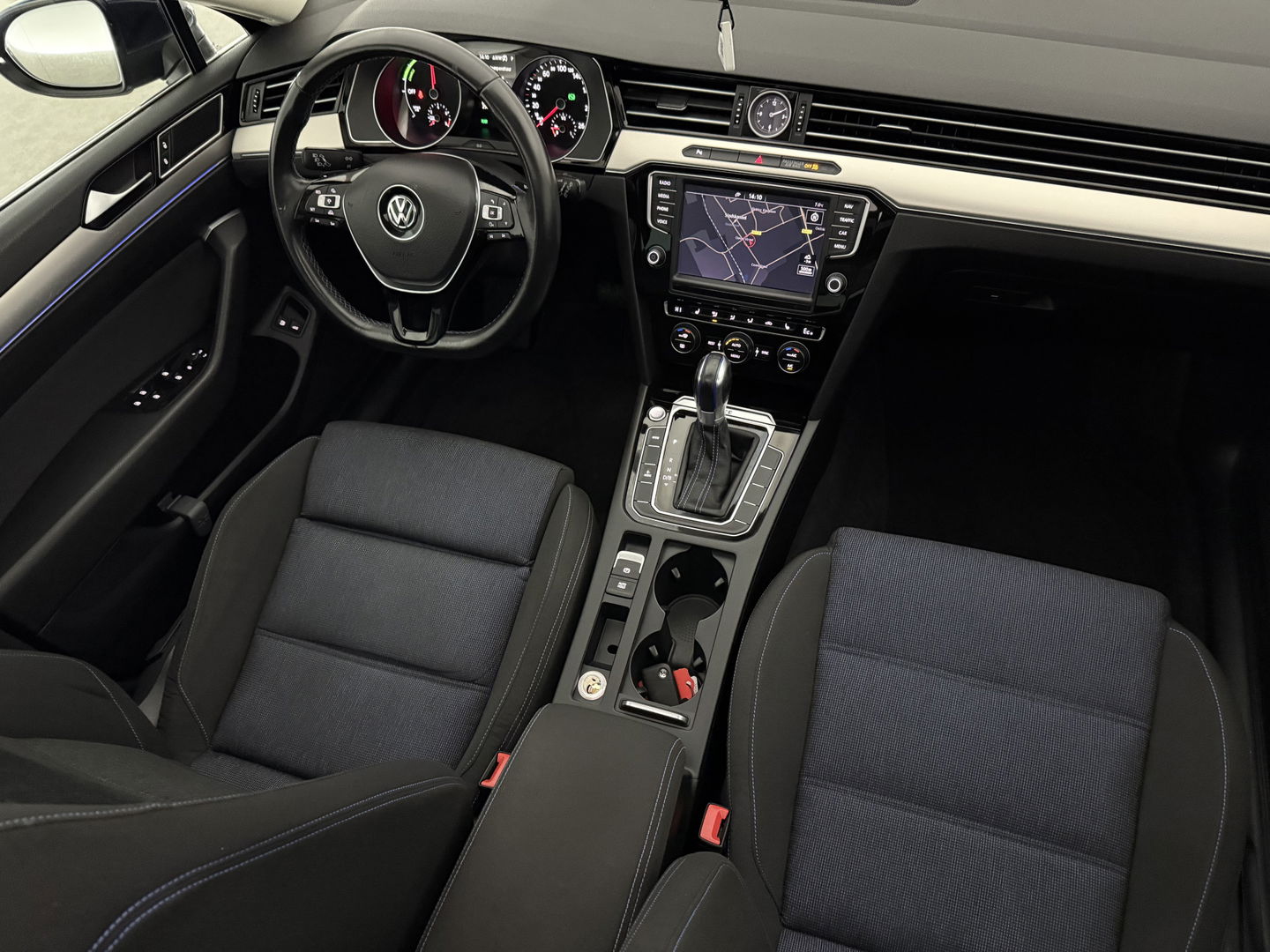 Volkswagen Passat 1.4 TSI GTE Highline | Pano | Sfeer | Carplay | Adap. Cruise | Trekh. | LED | Stoelverw.