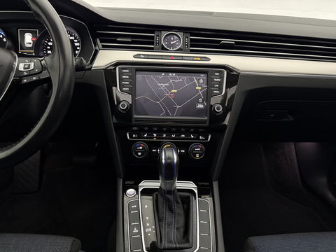 Volkswagen Passat 1.4 TSI GTE Highline | Pano | Sfeer | Carplay | Adap. Cruise | Trekh. | LED | Stoelverw.