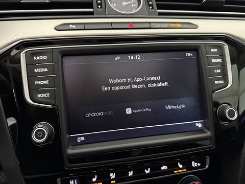 Volkswagen Passat 1.4 TSI GTE Highline | Pano | Sfeer | Carplay | Adap. Cruise | Trekh. | LED | Stoelverw.