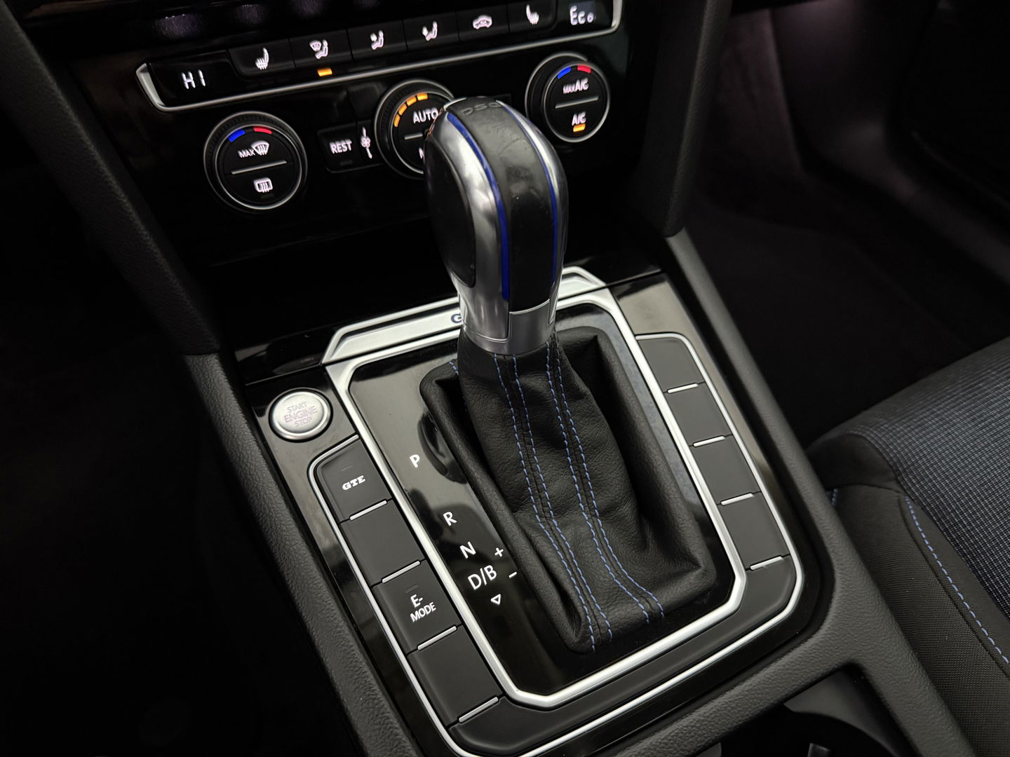 Volkswagen Passat 1.4 TSI GTE Highline | Pano | Sfeer | Carplay | Adap. Cruise | Trekh. | LED | Stoelverw.