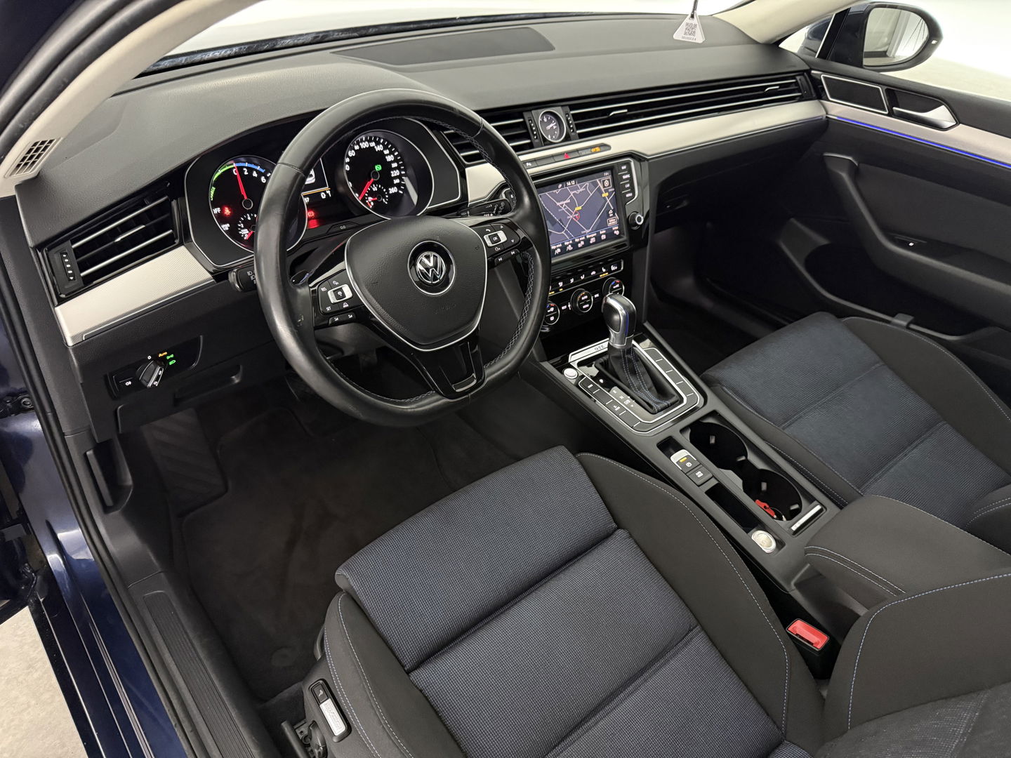 Volkswagen Passat 1.4 TSI GTE Highline | Pano | Sfeer | Carplay | Adap. Cruise | Trekh. | LED | Stoelverw.