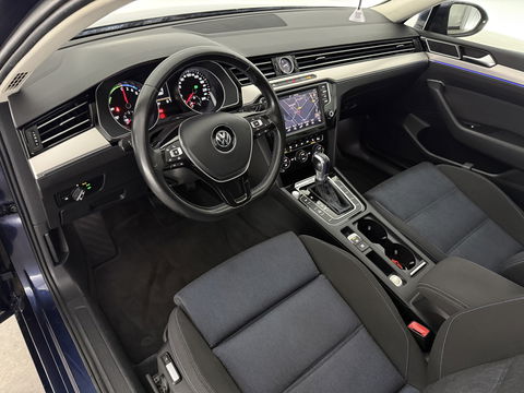 Volkswagen Passat 1.4 TSI GTE Highline | Pano | Sfeer | Carplay | Adap. Cruise | Trekh. | LED | Stoelverw.