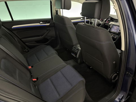 Volkswagen Passat 1.4 TSI GTE Highline | Pano | Sfeer | Carplay | Adap. Cruise | Trekh. | LED | Stoelverw.