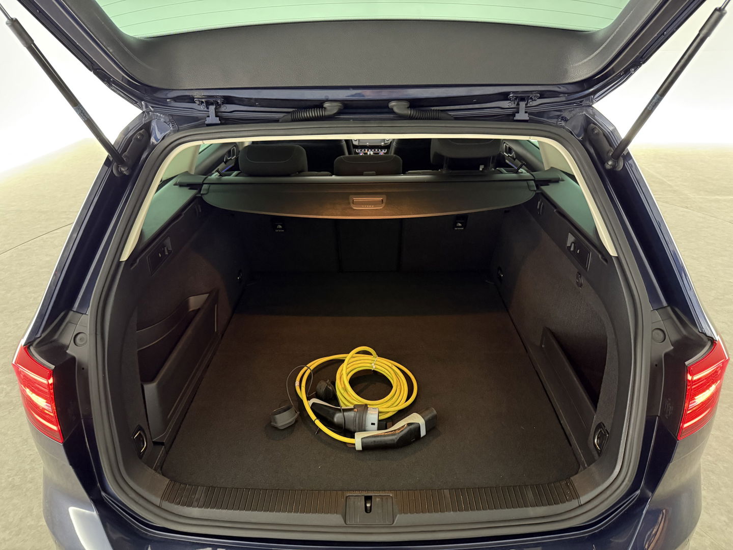 Volkswagen Passat 1.4 TSI GTE Highline | Pano | Sfeer | Carplay | Adap. Cruise | Trekh. | LED | Stoelverw.