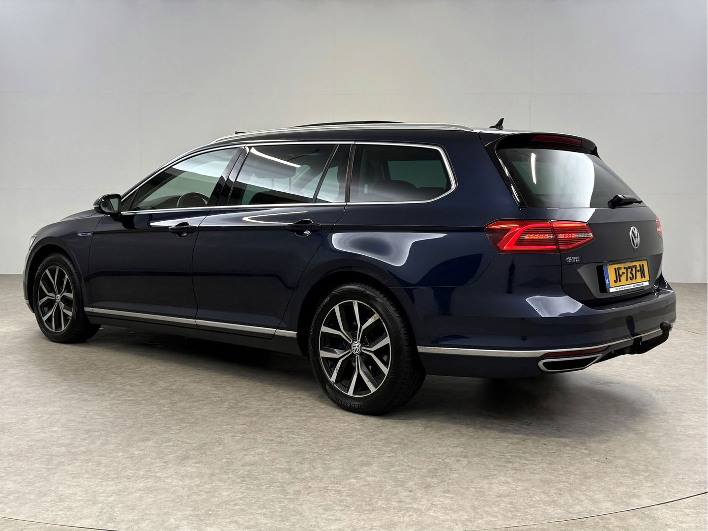 Volkswagen Passat 1.4 TSI GTE Highline | Pano | Sfeer | Carplay | Adap. Cruise | Trekh. | LED | Stoelverw.