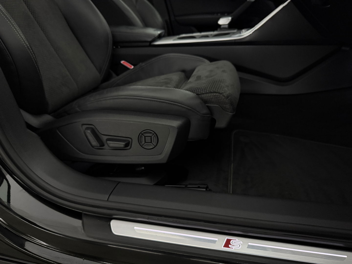 Audi A6 2.0 55 TFSI e Quattro Competition S-Line black edition | SOH 88% | Pano | Memory | Sfeer | Virtual |  Adap. Cruise | Carplay | Camera | Stoelverw. | Keyless