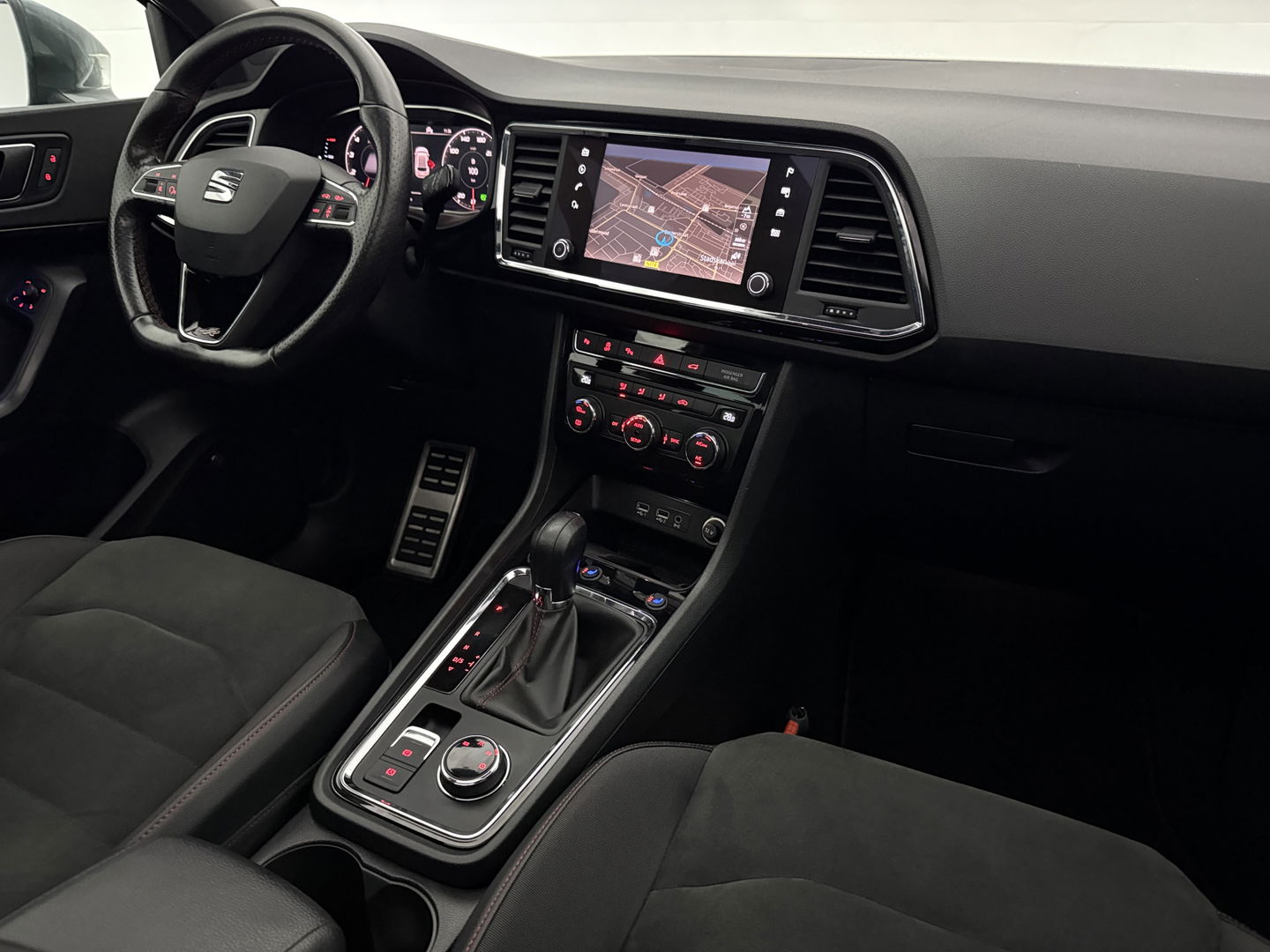 SEAT Ateca 1.5 TSI FR Business Intense | Pano | Virtual | 360° | Sfeer | Adap. Cruise | Beats Audio | Carplay | Stoelverw. | NAP