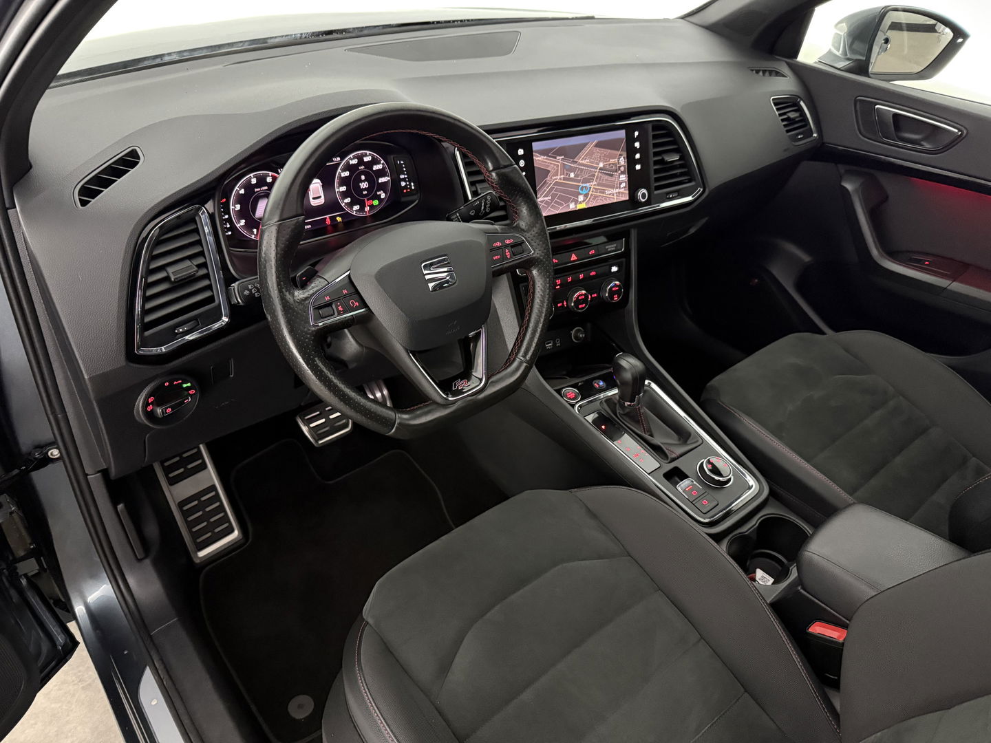 SEAT Ateca 1.5 TSI FR Business Intense | Pano | Virtual | 360° | Sfeer | Adap. Cruise | Beats Audio | Carplay | Stoelverw. | NAP