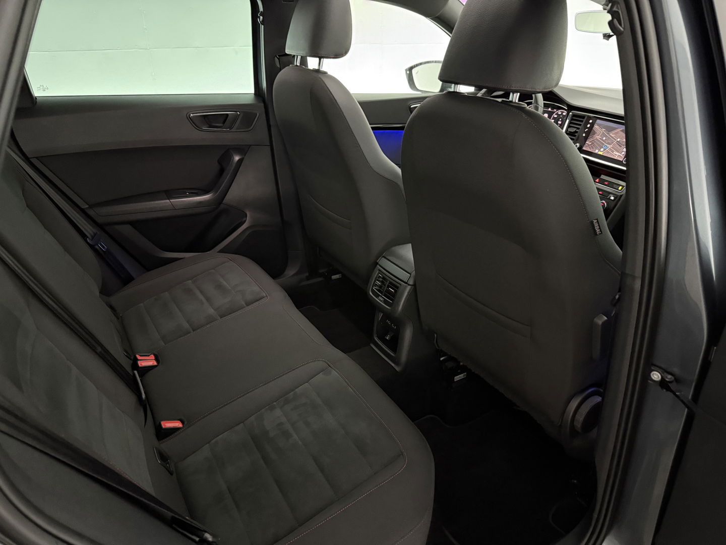 SEAT Ateca 1.5 TSI FR Business Intense | Pano | Virtual | 360° | Sfeer | Adap. Cruise | Beats Audio | Carplay | Stoelverw. | NAP