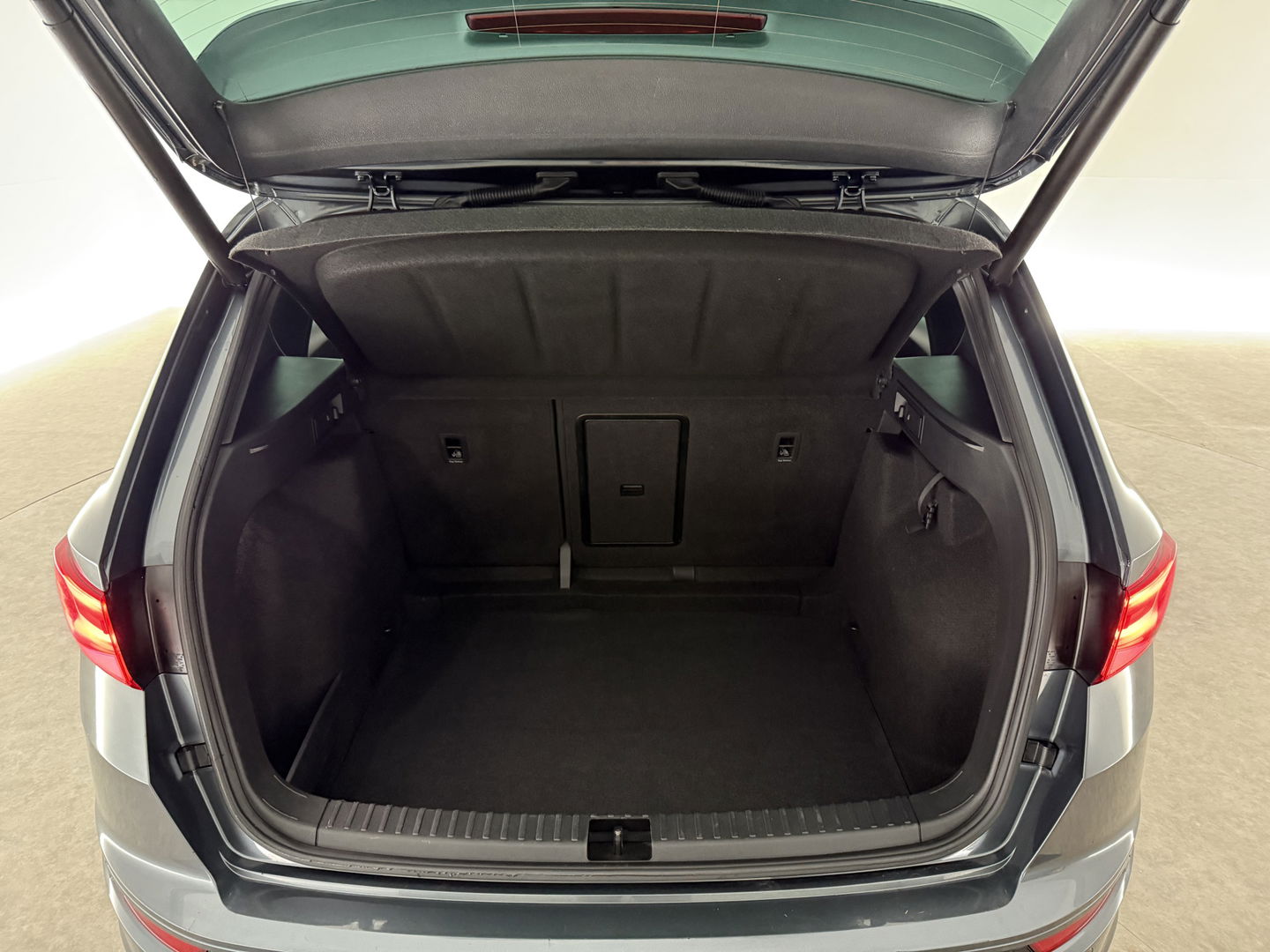 SEAT Ateca 1.5 TSI FR Business Intense | Pano | Virtual | 360° | Sfeer | Adap. Cruise | Beats Audio | Carplay | Stoelverw. | NAP