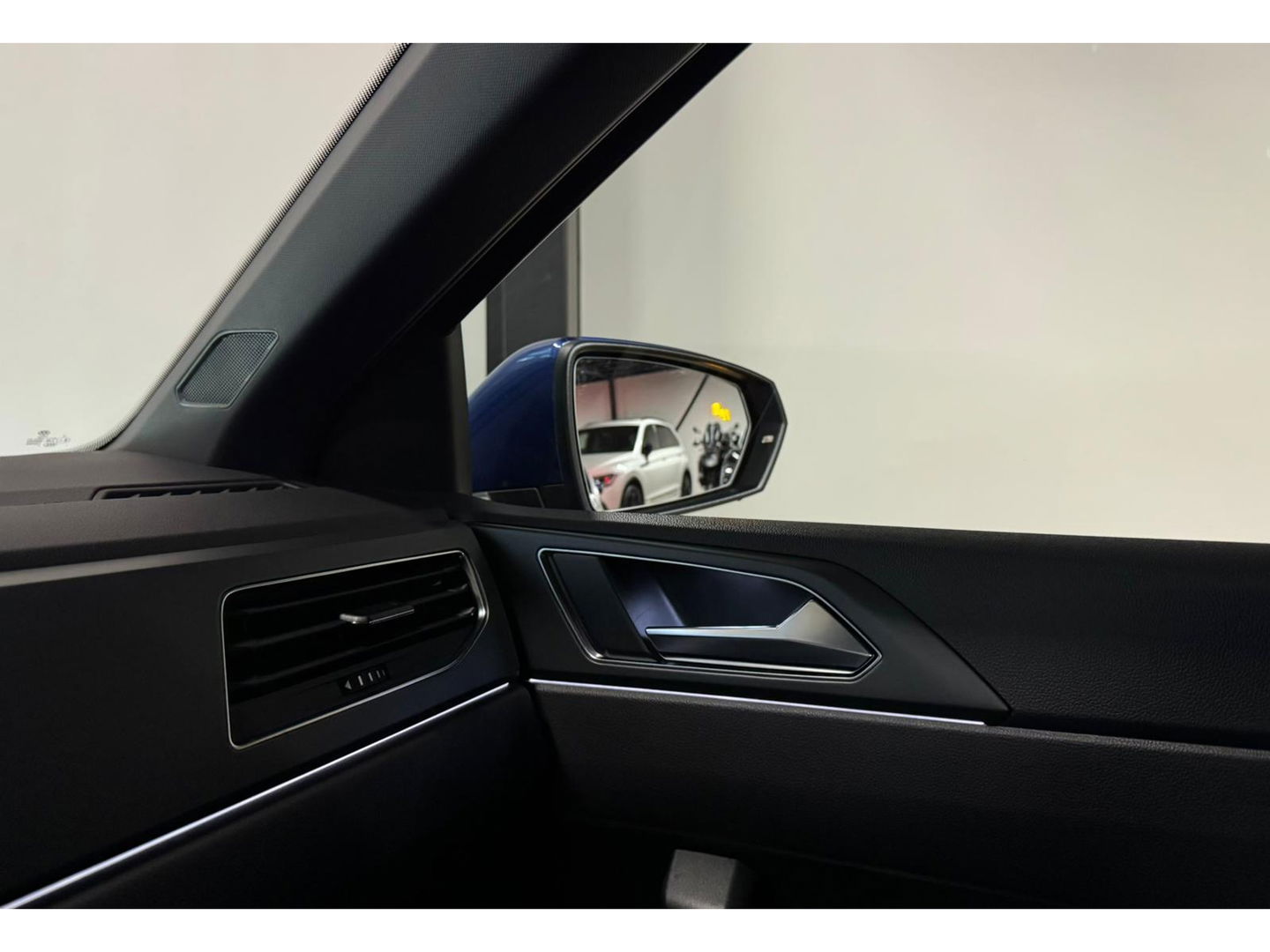 Volkswagen Polo 1.0 TSI R-Line CAM CARPLAY BLINDSPOT