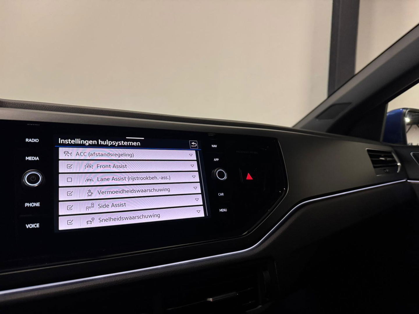 Volkswagen Polo 1.0 TSI R-Line CAM CARPLAY BLINDSPOT