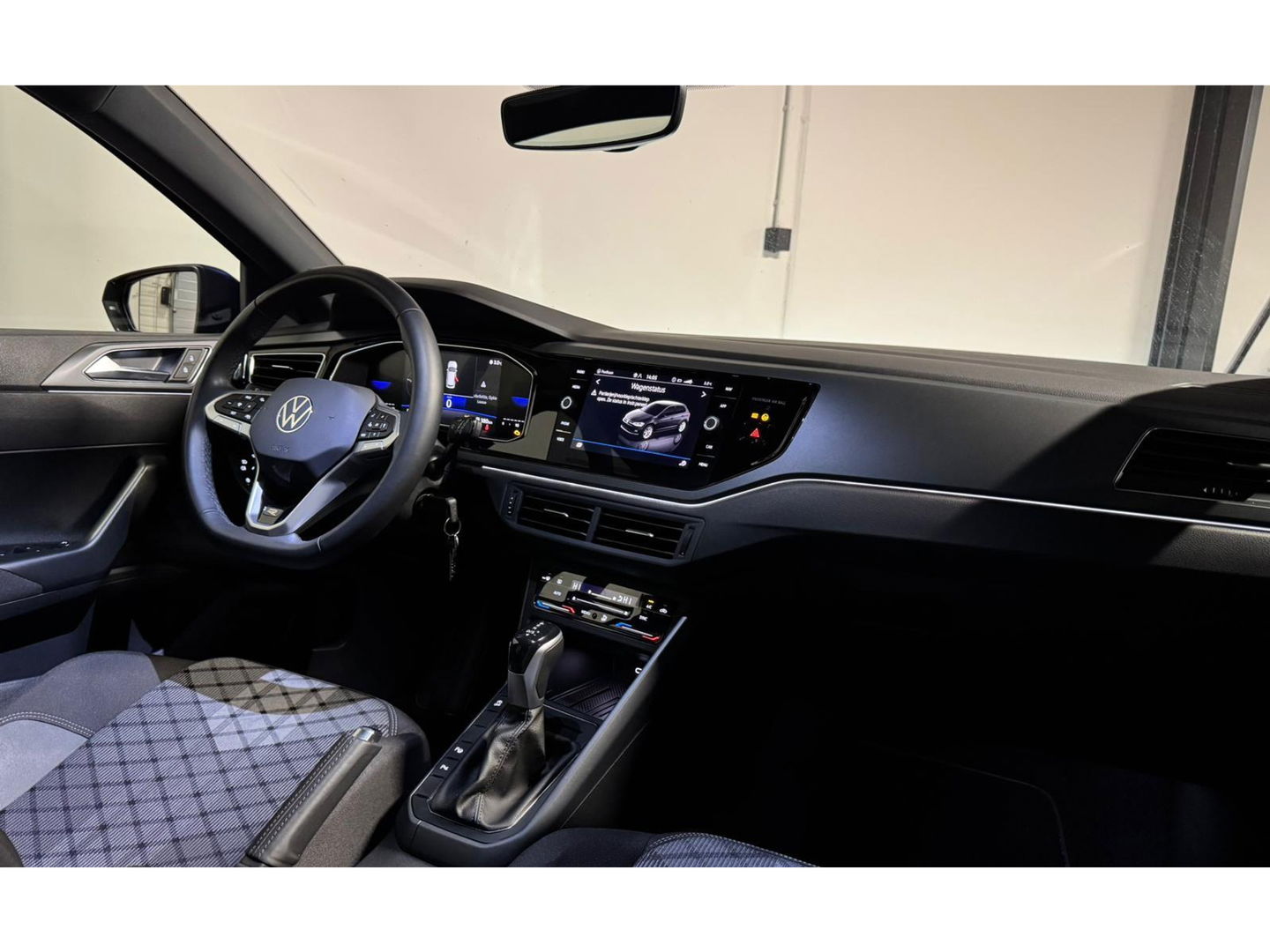 Volkswagen Polo 1.0 TSI R-Line CAM CARPLAY BLINDSPOT