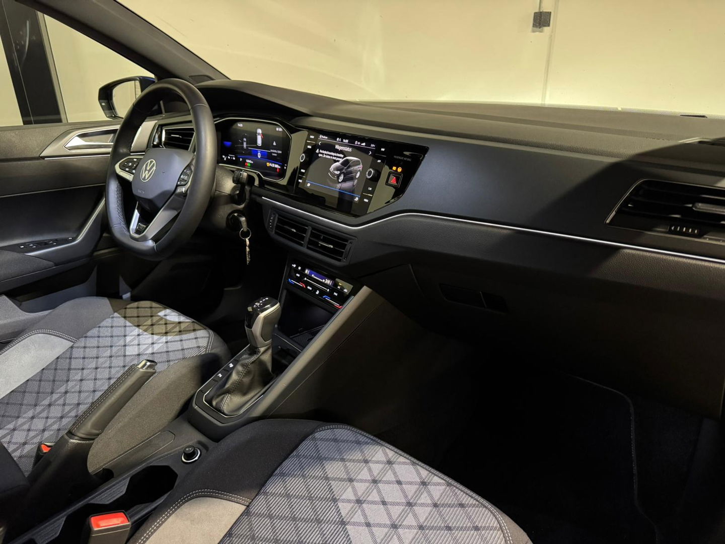 Volkswagen Polo 1.0 TSI R-Line CAM CARPLAY BLINDSPOT