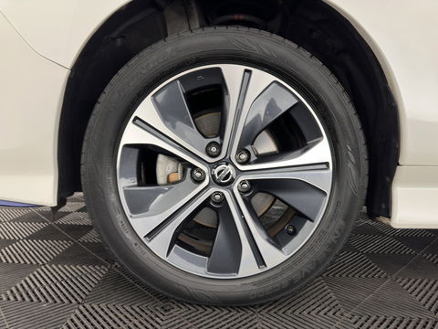 Nissan Leaf e+ Tekna 62 kWh {SOH-95%} (INCL-BTW) *Aut.*LEATHER-MICROFIBRE | FULL-LED | ADAPTIVE-CRUISE | BOSE-AUDIO | TOP-VIEW | DAB | KEYLESS | NAVI-FULLMAP | DAB | HEATED-COMFORTSEATS | BLIND-SPOT | PRIVACY-GLASS | 17''ALU*