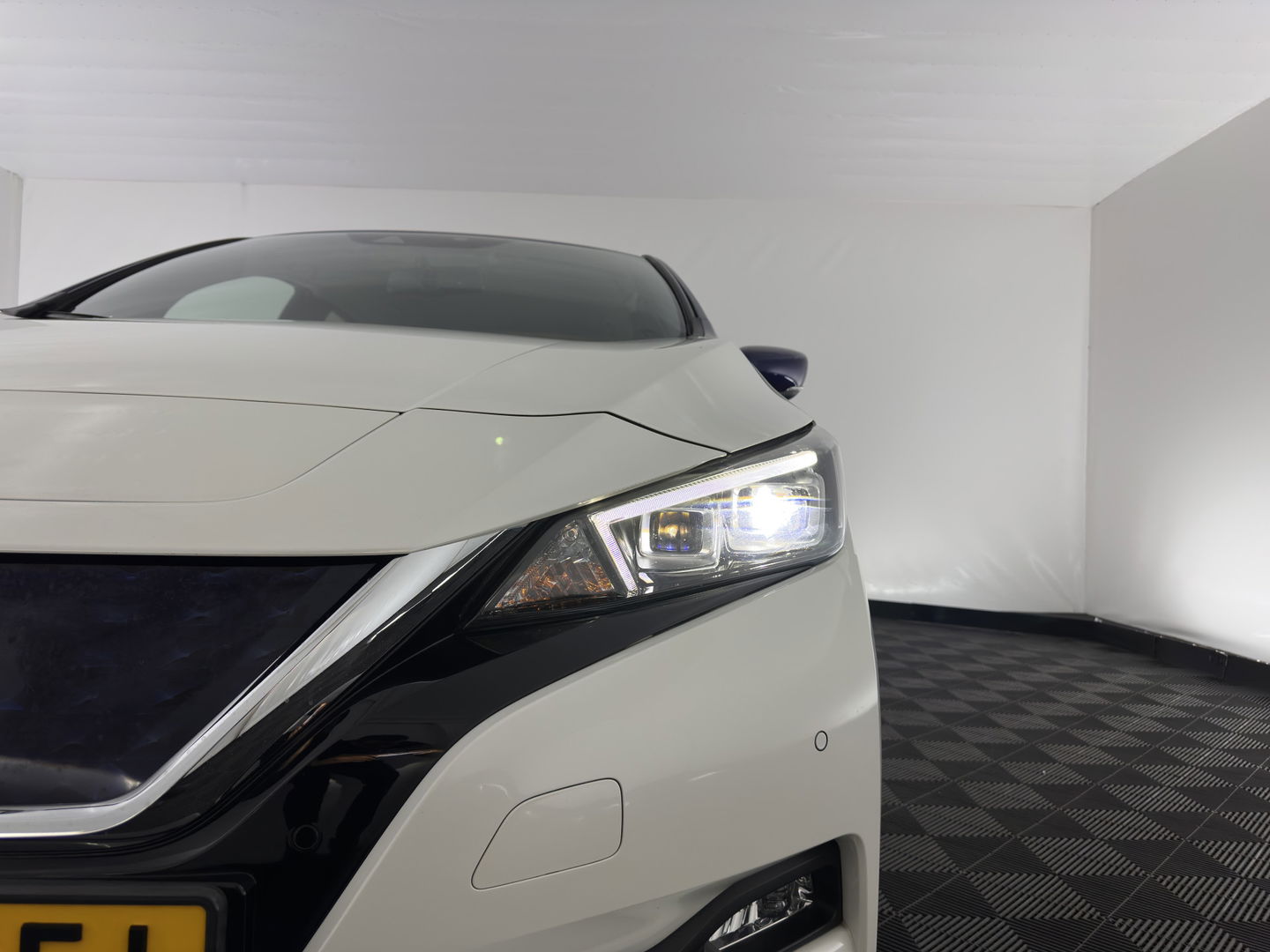 Nissan Leaf e+ Tekna 62 kWh {SOH-95%} (INCL-BTW) *Aut.*LEATHER-MICROFIBRE | FULL-LED | ADAPTIVE-CRUISE | BOSE-AUDIO | TOP-VIEW | DAB | KEYLESS | NAVI-FULLMAP | DAB | HEATED-COMFORTSEATS | BLIND-SPOT | PRIVACY-GLASS | 17''ALU*