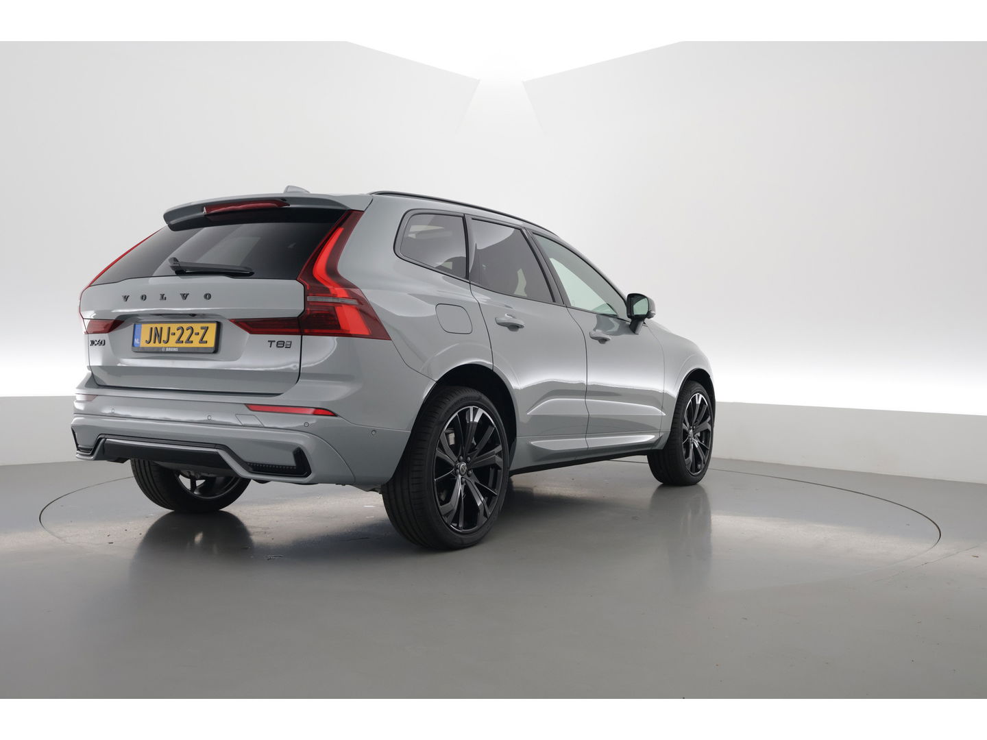 Volvo XC60 T8 Plug-in hybrid Ultra Black Edition | Facelift | Pano | HUD | Harman Kardon | Memory Seats | Pilot Assist | 360cam