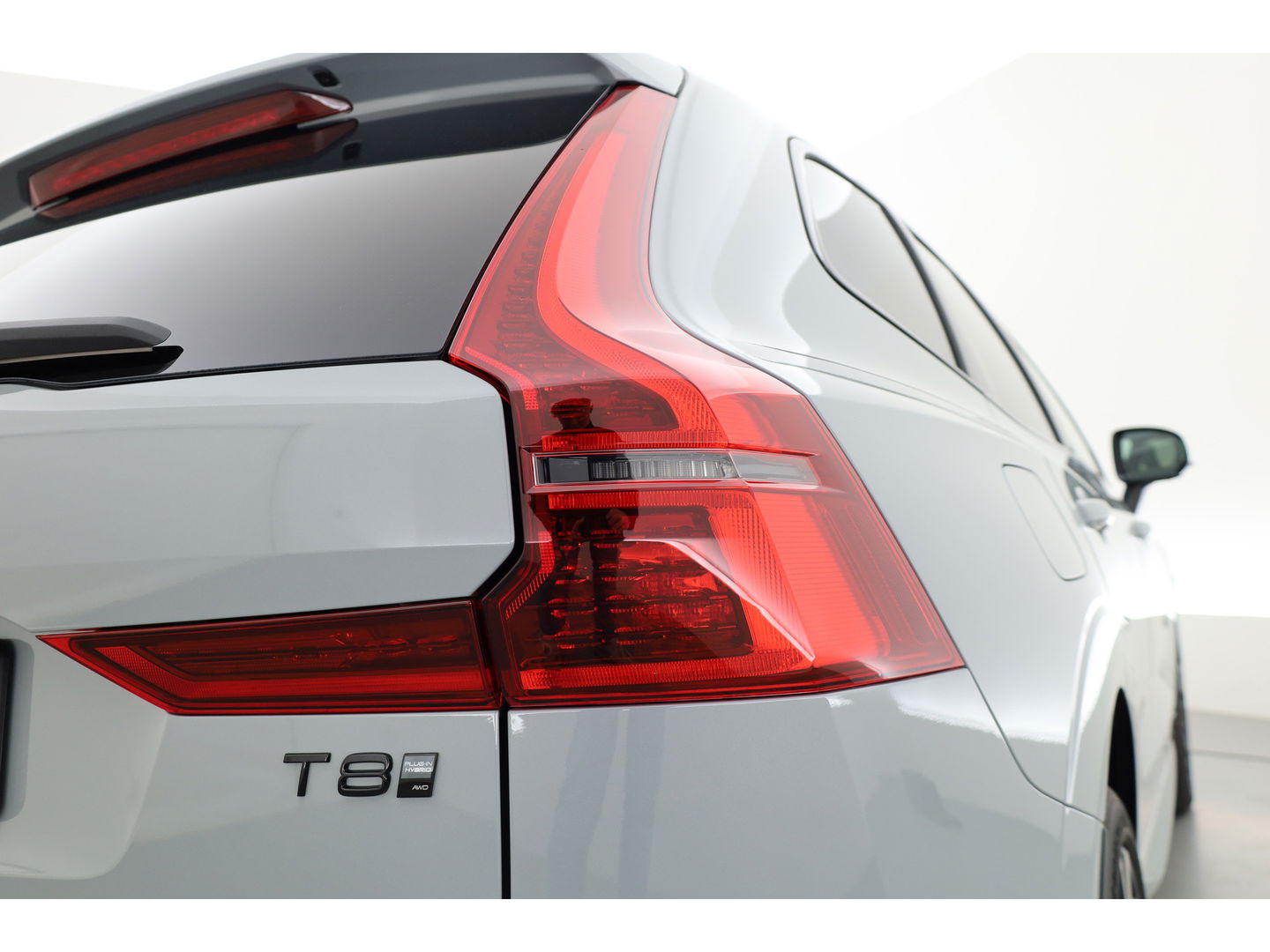 Volvo XC60 T8 Plug-in hybrid Ultra Black Edition | Facelift | Pano | HUD | Harman Kardon | Memory Seats | Pilot Assist | 360cam