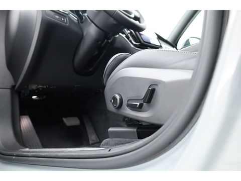 Volvo XC60 T8 Plug-in hybrid Ultra Black Edition | Facelift | Pano | HUD | Harman Kardon | Memory Seats | Pilot Assist | 360cam