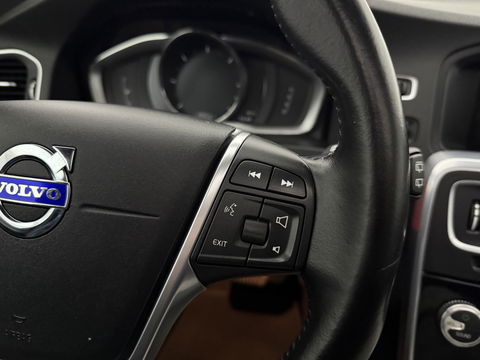 Volvo V60 2.4 D6 Twin Engine R-Design | 221PK | Pano | Memory | Clima | Adap.Cruise | Camera | Navi | Trekh. | Stoelverw.