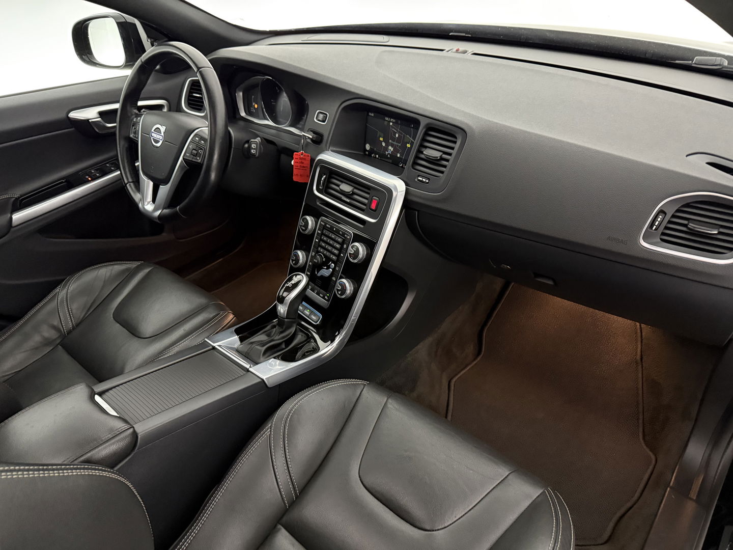 Volvo V60 2.4 D6 Twin Engine R-Design | 221PK | Pano | Memory | Clima | Adap.Cruise | Camera | Navi | Trekh. | Stoelverw.