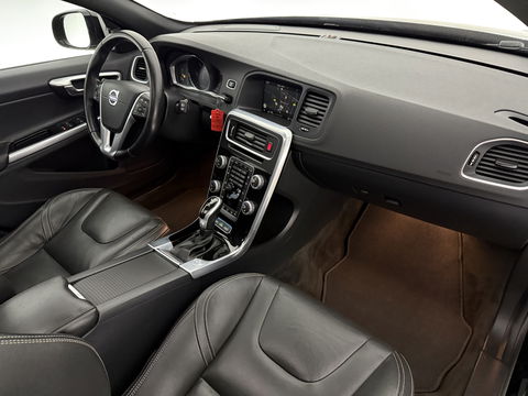 Volvo V60 2.4 D6 Twin Engine R-Design | 221PK | Pano | Memory | Clima | Adap.Cruise | Camera | Navi | Trekh. | Stoelverw.