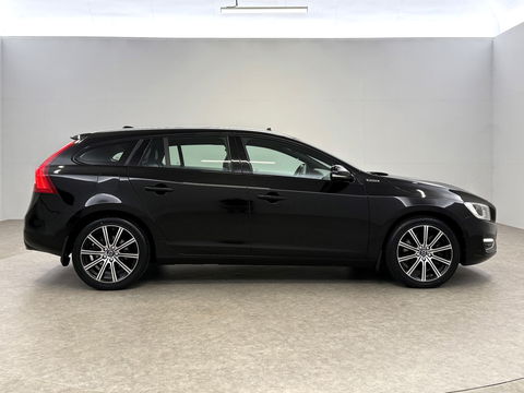 Volvo V60 2.4 D6 Twin Engine R-Design | 221PK | Pano | Memory | Clima | Adap.Cruise | Camera | Navi | Trekh. | Stoelverw.
