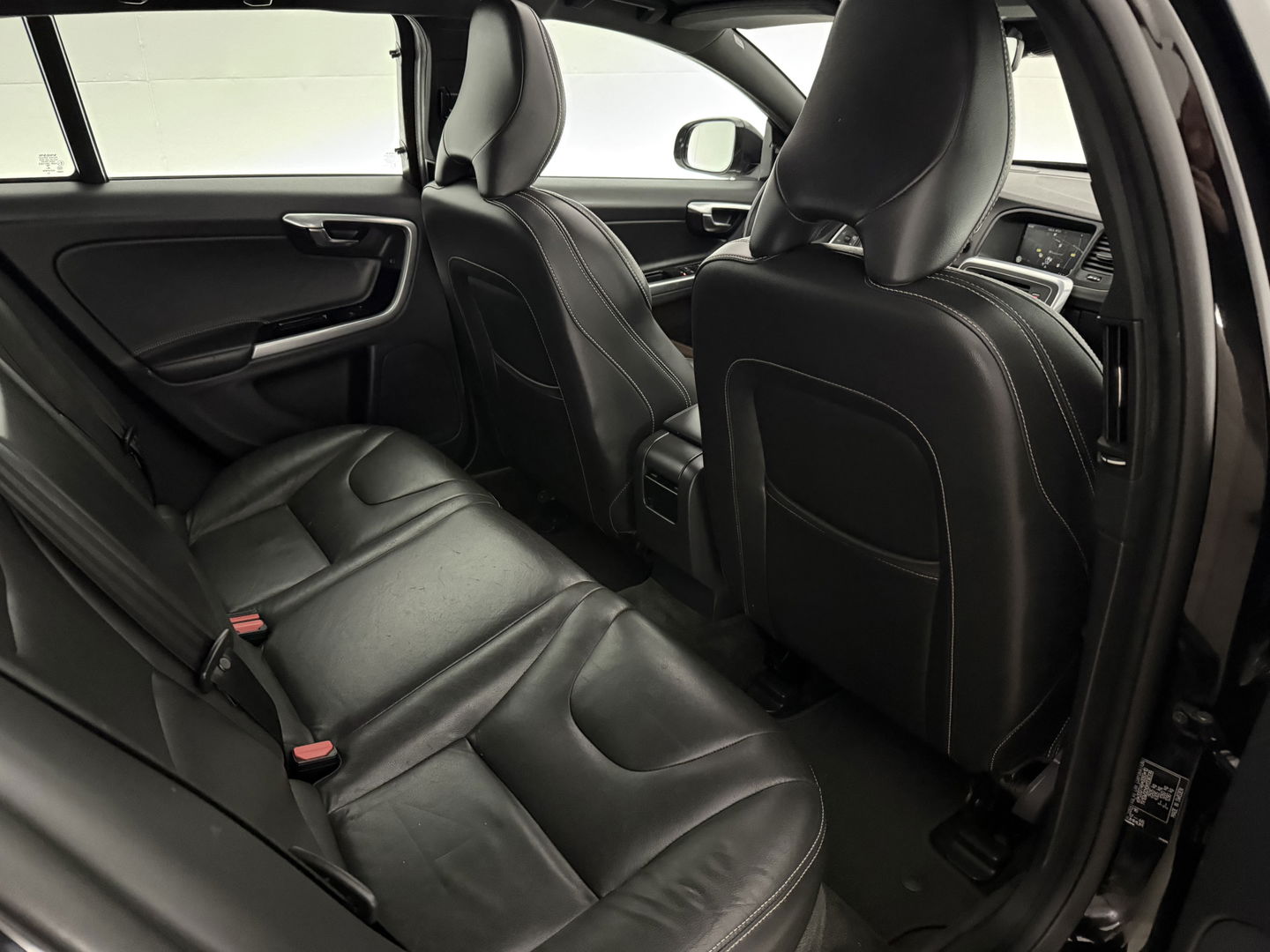 Volvo V60 2.4 D6 Twin Engine R-Design | 221PK | Pano | Memory | Clima | Adap.Cruise | Camera | Navi | Trekh. | Stoelverw.