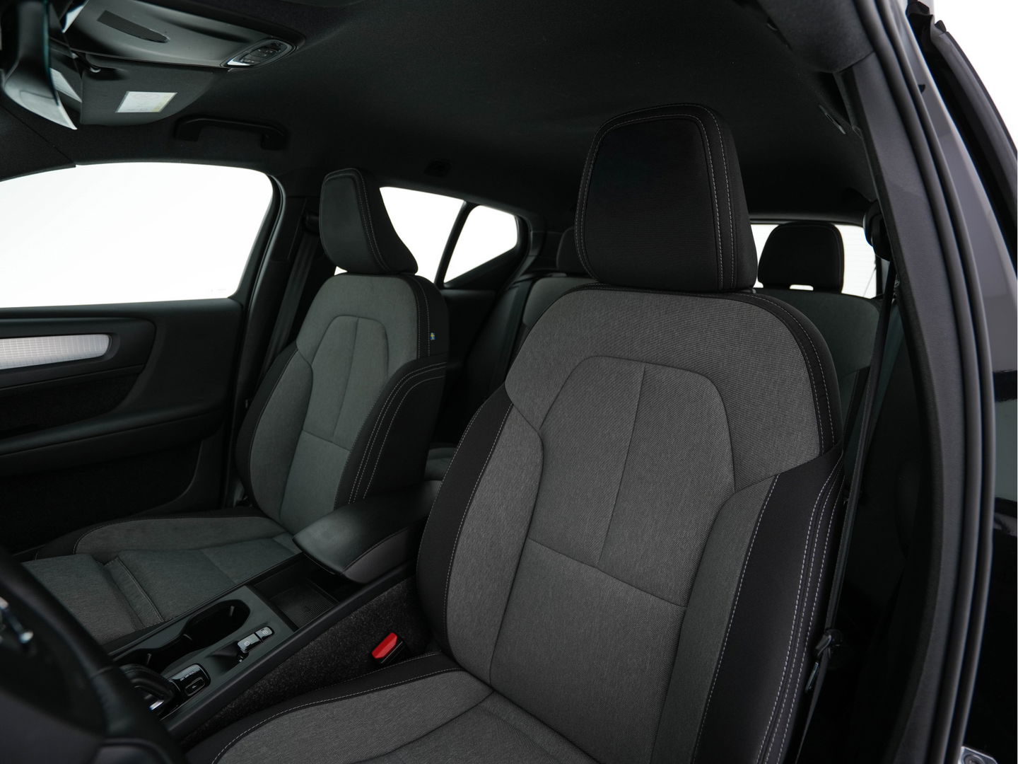 Volvo XC40 1.5 T5 Recharge Business Pro ( PLUG-IN ) (INCL-BTW) *AUT | NAVI-FULLMAP | DIGI-COCKPIT | CLIMA | KEYLESS | DAB | HEATED-SPORTSEATS | FULL-LED | ADAPTIVE-CRUISE | CAMERA | 18'' ALU*